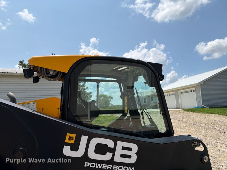 image for item FH6277 2014 JCB 300 T4 skid steer loader