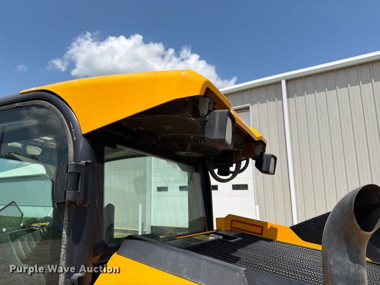 image for item FH6277 2014 JCB 300 T4 skid steer loader
