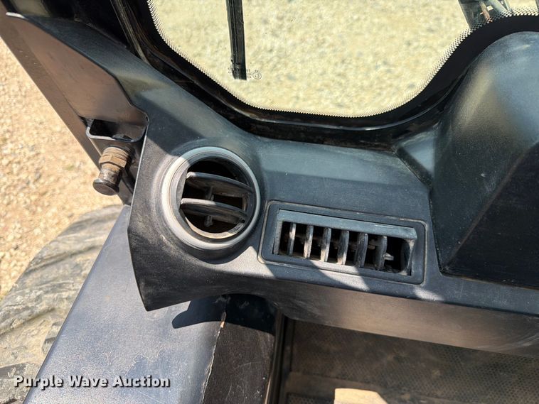 image for item FH6277 2014 JCB 300 T4 skid steer loader