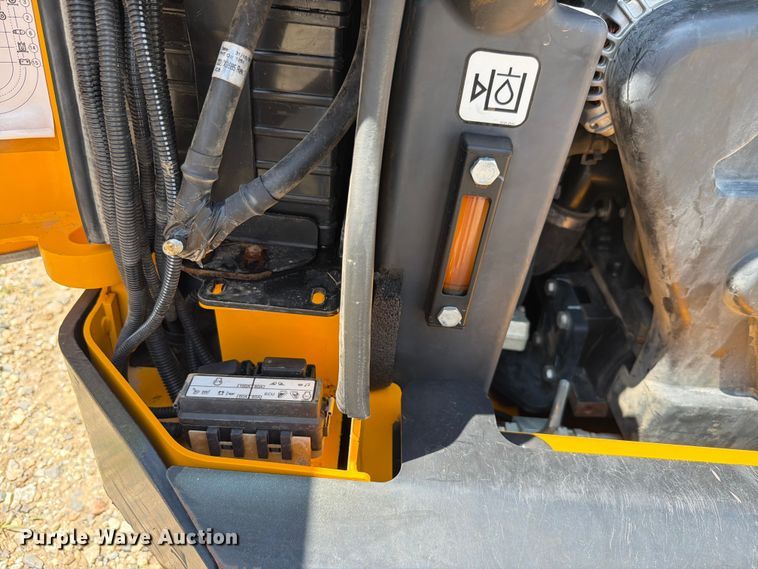image for item FH6277 2014 JCB 300 T4 skid steer loader
