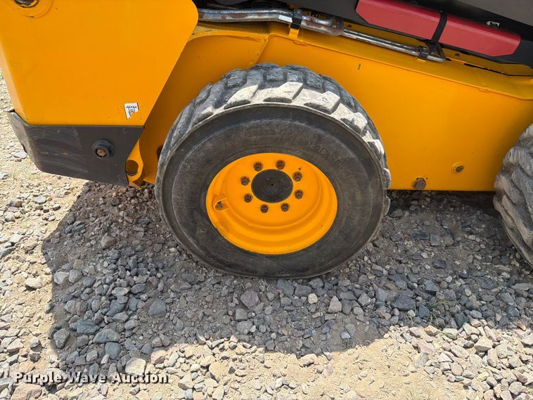 image for item FH6277 2014 JCB 300 T4 skid steer loader