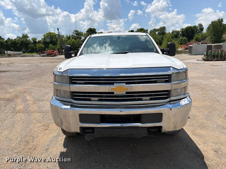 image for item FI0285 2015 Chevrolet Silverado 2500HD Crew Cab pickup truck