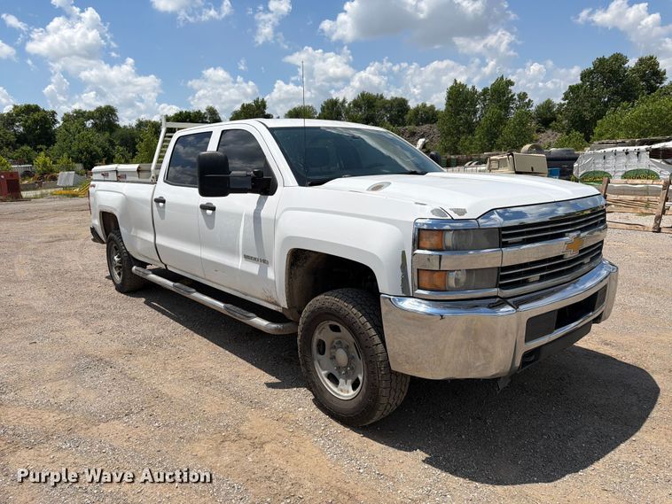 image for item FI0285 2015 Chevrolet Silverado 2500HD Crew Cab pickup truck