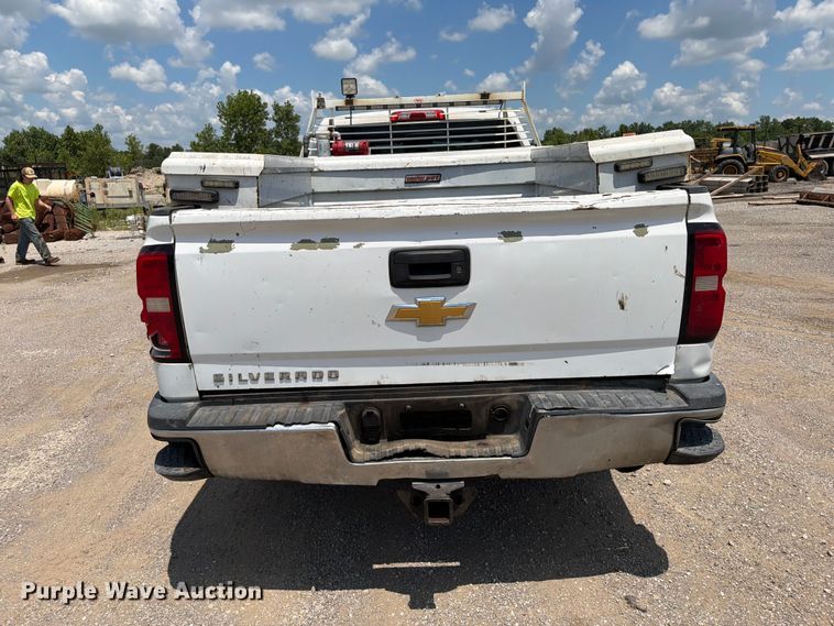 image for item FI0285 2015 Chevrolet Silverado 2500HD Crew Cab pickup truck