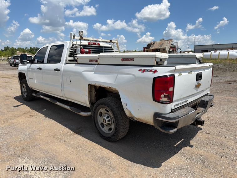 image for item FI0285 2015 Chevrolet Silverado 2500HD Crew Cab pickup truck
