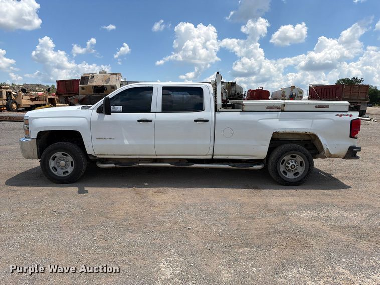 image for item FI0285 2015 Chevrolet Silverado 2500HD Crew Cab pickup truck