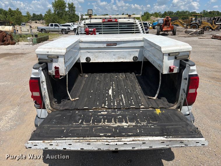image for item FI0285 2015 Chevrolet Silverado 2500HD Crew Cab pickup truck