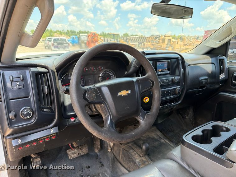 image for item FI0285 2015 Chevrolet Silverado 2500HD Crew Cab pickup truck