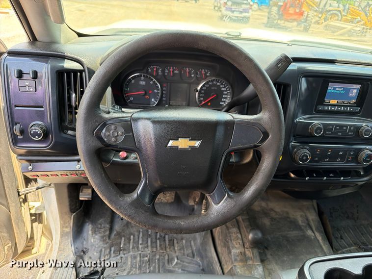 image for item FI0285 2015 Chevrolet Silverado 2500HD Crew Cab pickup truck