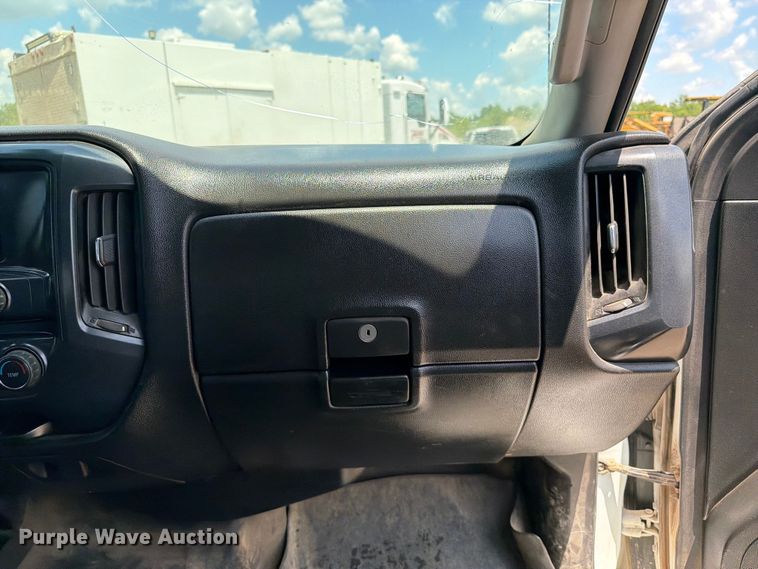image for item FI0285 2015 Chevrolet Silverado 2500HD Crew Cab pickup truck