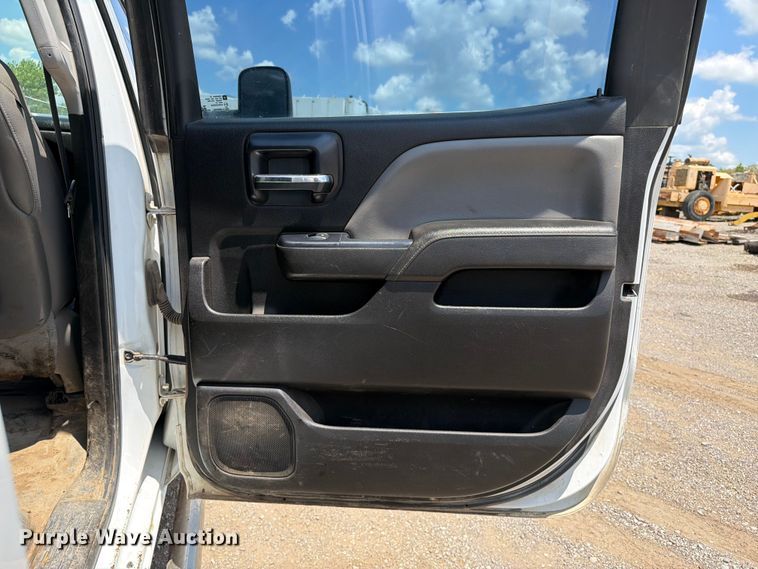 image for item FI0285 2015 Chevrolet Silverado 2500HD Crew Cab pickup truck