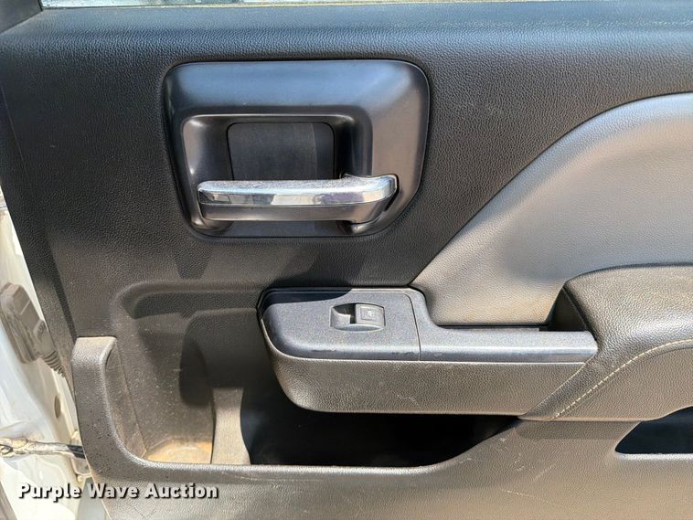 image for item FI0285 2015 Chevrolet Silverado 2500HD Crew Cab pickup truck