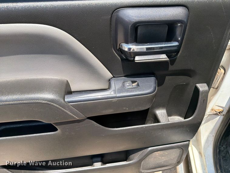 image for item FI0285 2015 Chevrolet Silverado 2500HD Crew Cab pickup truck