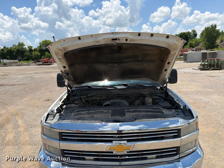 image for item FI0285 2015 Chevrolet Silverado 2500HD Crew Cab pickup truck