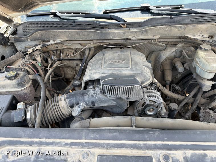 image for item FI0285 2015 Chevrolet Silverado 2500HD Crew Cab pickup truck