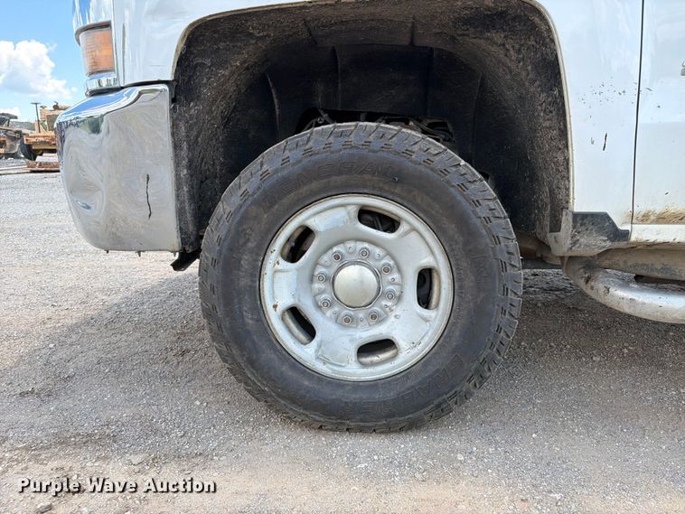 image for item FI0285 2015 Chevrolet Silverado 2500HD Crew Cab pickup truck