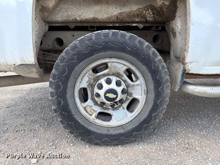 image for item FI0285 2015 Chevrolet Silverado 2500HD Crew Cab pickup truck