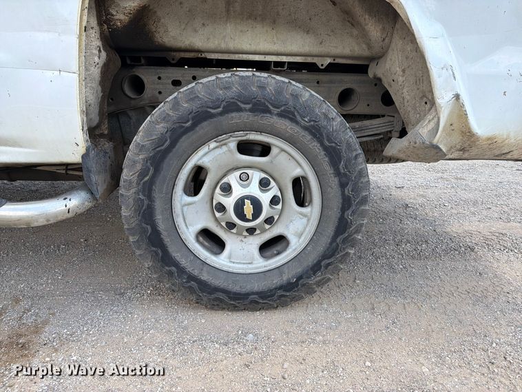 image for item FI0285 2015 Chevrolet Silverado 2500HD Crew Cab pickup truck