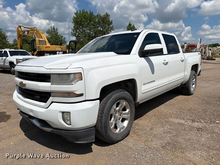 2016 Chevrolet Silverado 1500 Crew Cab pickup truck