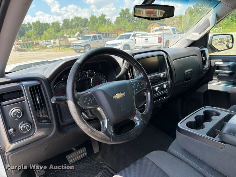 image for item FI0286 2016 Chevrolet Silverado 1500 Crew Cab pickup truck