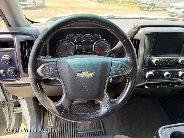 image for item FI0286 2016 Chevrolet Silverado 1500 Crew Cab pickup truck
