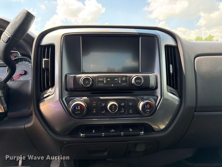 image for item FI0286 2016 Chevrolet Silverado 1500 Crew Cab pickup truck