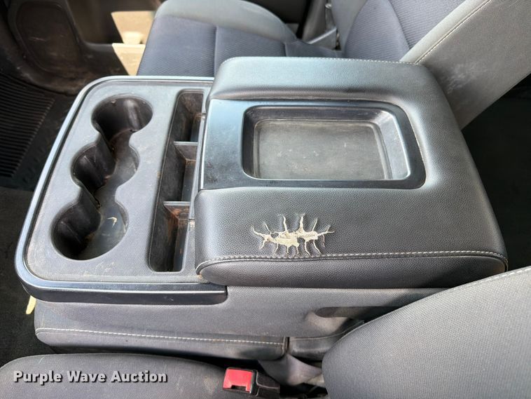 image for item FI0286 2016 Chevrolet Silverado 1500 Crew Cab pickup truck