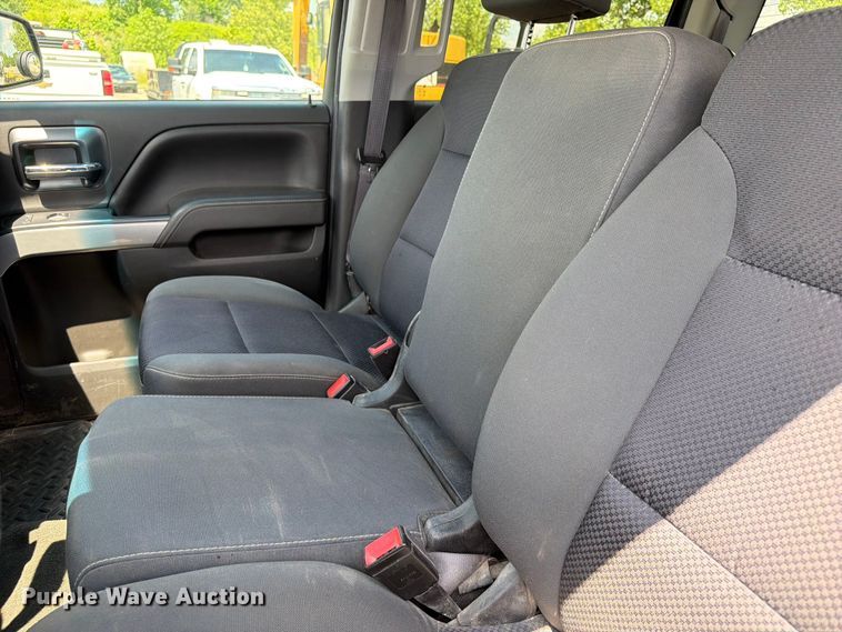 image for item FI0286 2016 Chevrolet Silverado 1500 Crew Cab pickup truck