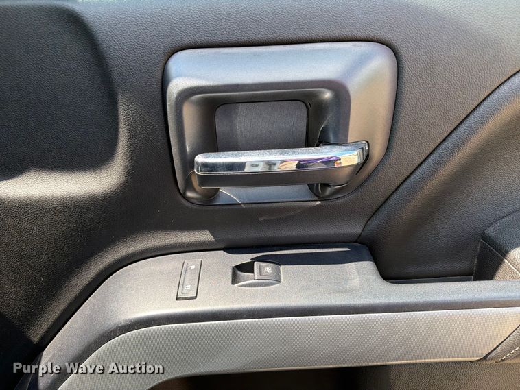 image for item FI0286 2016 Chevrolet Silverado 1500 Crew Cab pickup truck