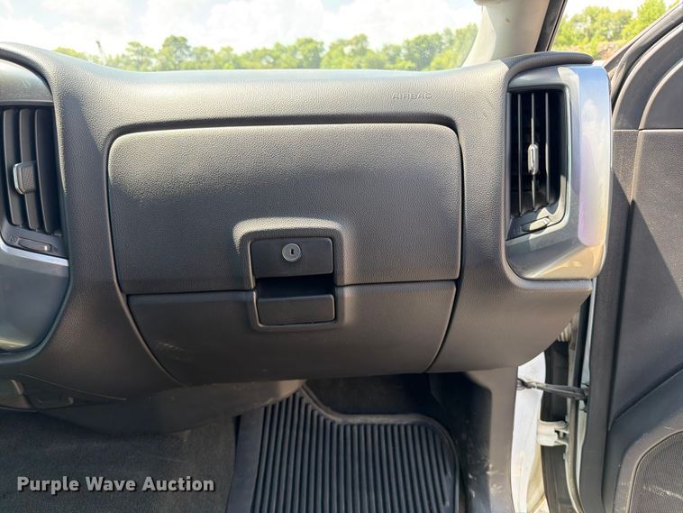 image for item FI0286 2016 Chevrolet Silverado 1500 Crew Cab pickup truck