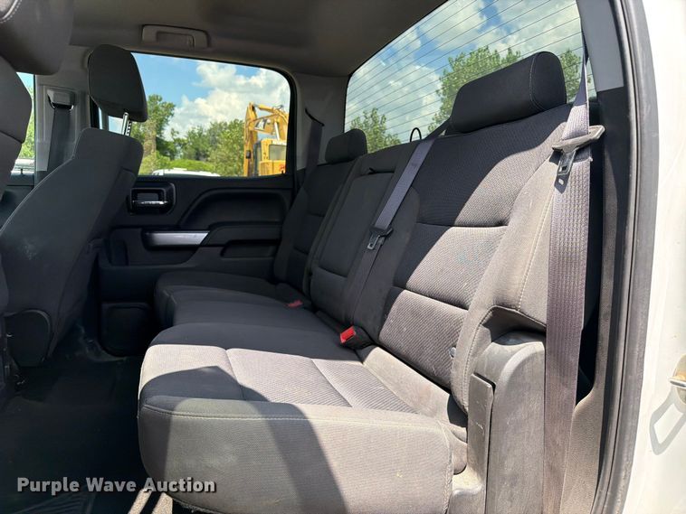 image for item FI0286 2016 Chevrolet Silverado 1500 Crew Cab pickup truck