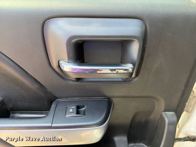 image for item FI0286 2016 Chevrolet Silverado 1500 Crew Cab pickup truck