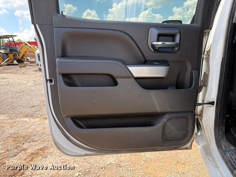image for item FI0286 2016 Chevrolet Silverado 1500 Crew Cab pickup truck