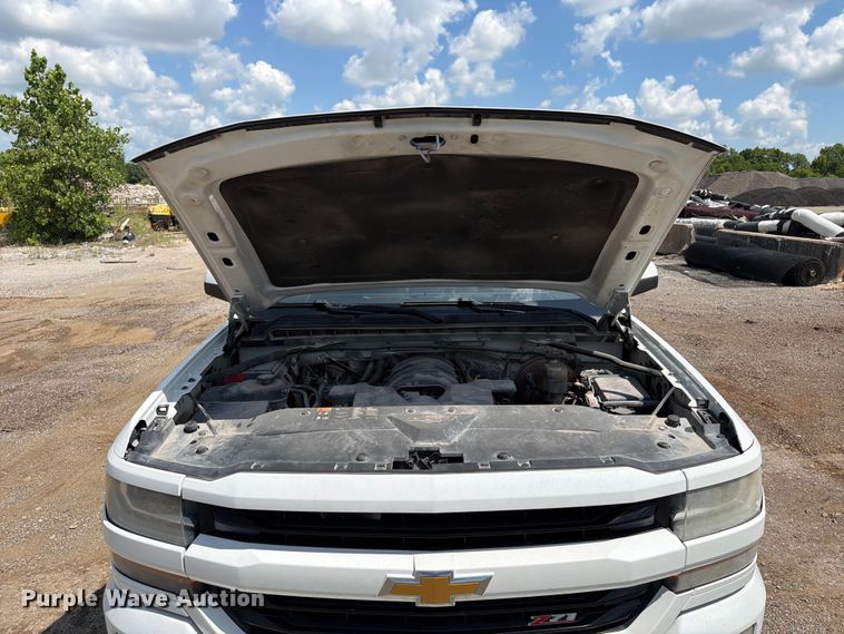 image for item FI0286 2016 Chevrolet Silverado 1500 Crew Cab pickup truck