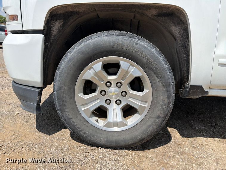 image for item FI0286 2016 Chevrolet Silverado 1500 Crew Cab pickup truck