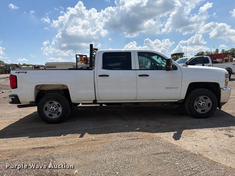 image for item FI0287 2015 Chevrolet Silverado 2500HD Crew Cab pickup truck