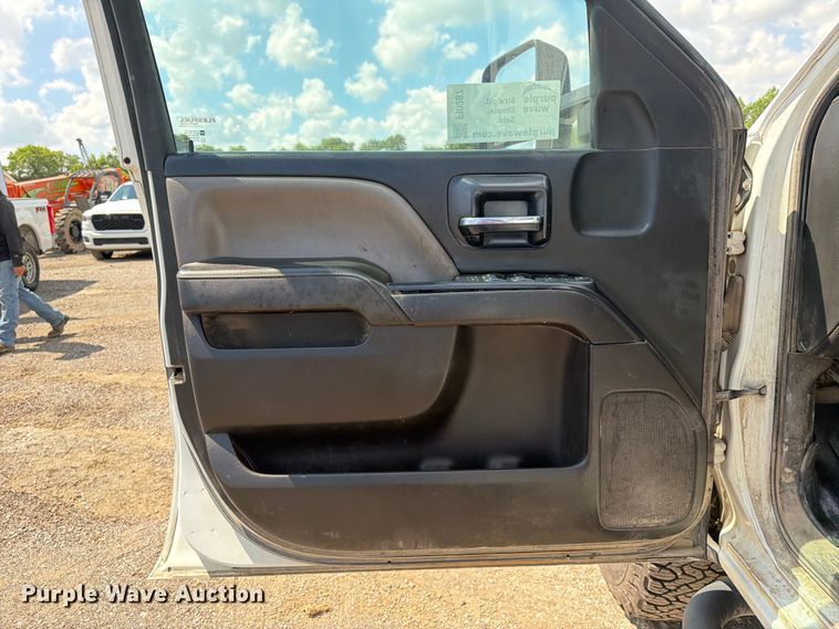 image for item FI0287 2015 Chevrolet Silverado 2500HD Crew Cab pickup truck