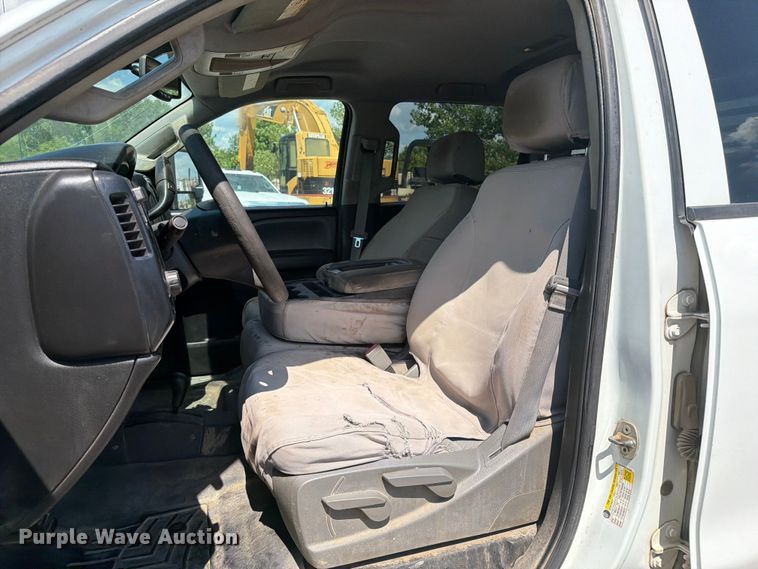 image for item FI0287 2015 Chevrolet Silverado 2500HD Crew Cab pickup truck