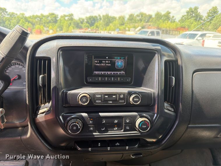 image for item FI0287 2015 Chevrolet Silverado 2500HD Crew Cab pickup truck