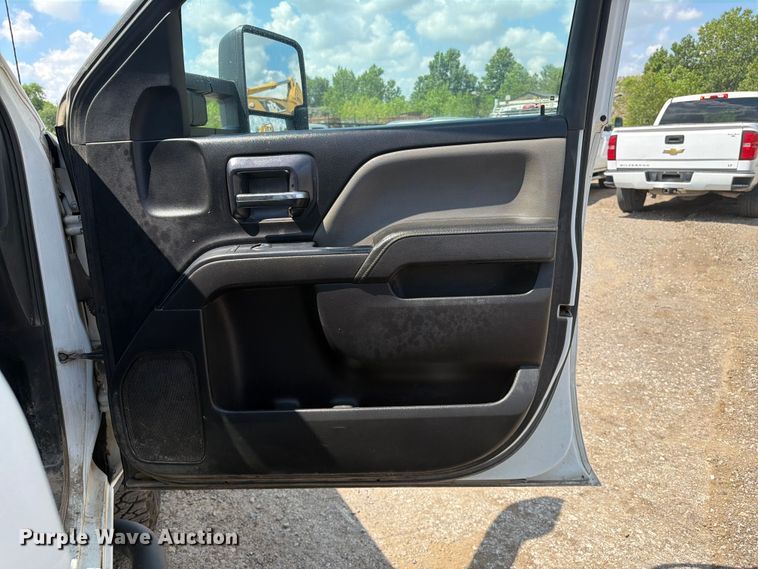 image for item FI0287 2015 Chevrolet Silverado 2500HD Crew Cab pickup truck