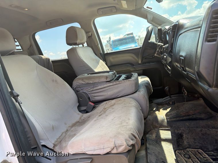 image for item FI0287 2015 Chevrolet Silverado 2500HD Crew Cab pickup truck