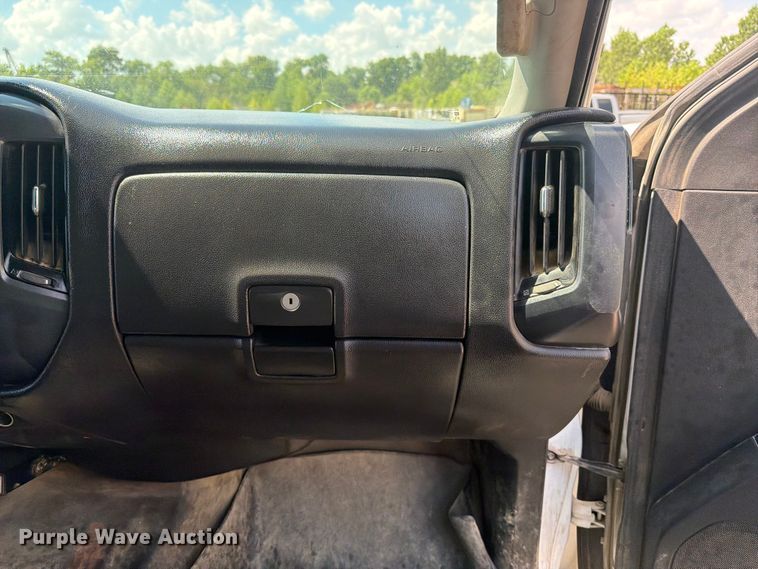 image for item FI0287 2015 Chevrolet Silverado 2500HD Crew Cab pickup truck