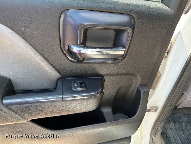 image for item FI0287 2015 Chevrolet Silverado 2500HD Crew Cab pickup truck