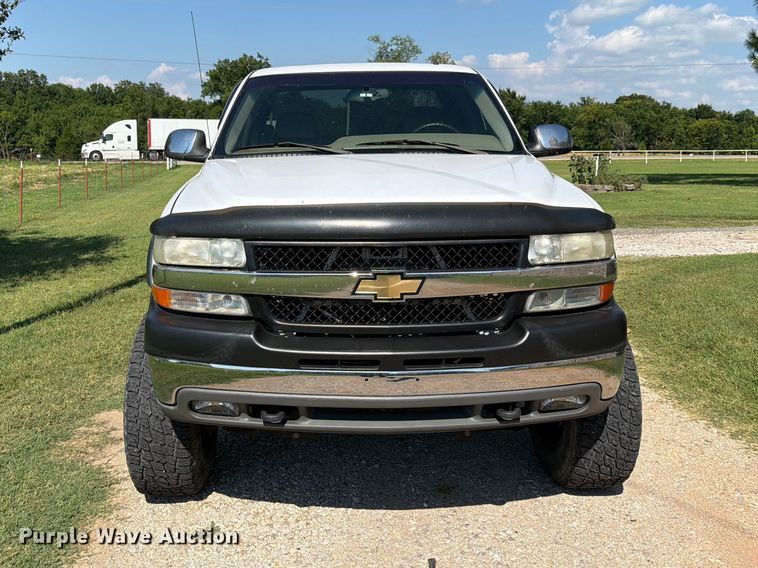 image for item FI0290 2002 Chevrolet 2500HD Ext. Cab pickup truck