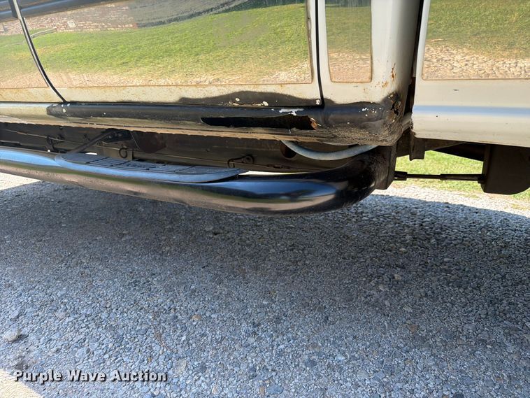 image for item FI0290 2002 Chevrolet 2500HD Ext. Cab pickup truck