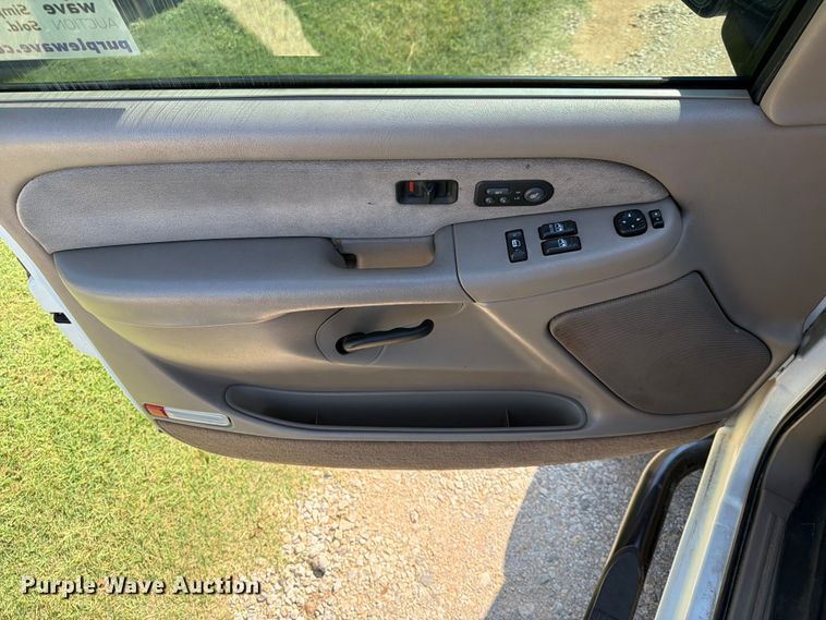 image for item FI0290 2002 Chevrolet 2500HD Ext. Cab pickup truck