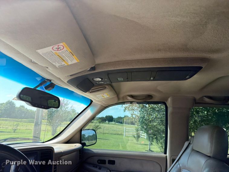 image for item FI0290 2002 Chevrolet 2500HD Ext. Cab pickup truck