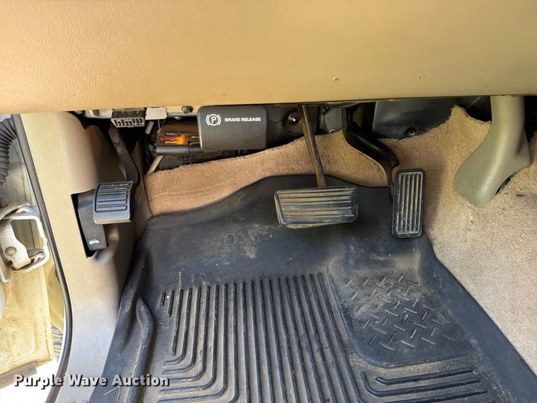 image for item FI0290 2002 Chevrolet 2500HD Ext. Cab pickup truck