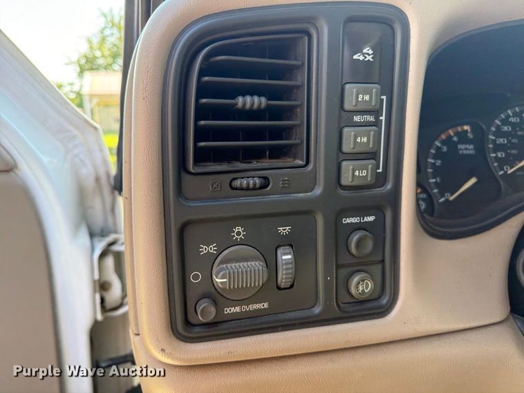 image for item FI0290 2002 Chevrolet 2500HD Ext. Cab pickup truck