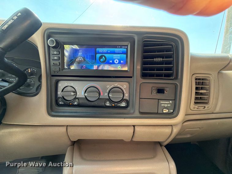 image for item FI0290 2002 Chevrolet 2500HD Ext. Cab pickup truck